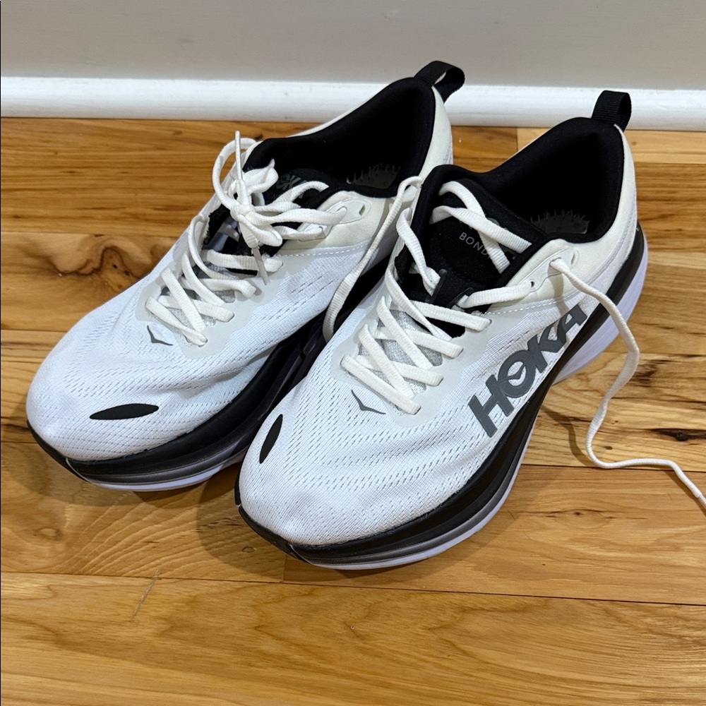 Hoka Men's White and Black Bondi Cushioned Running Shoes